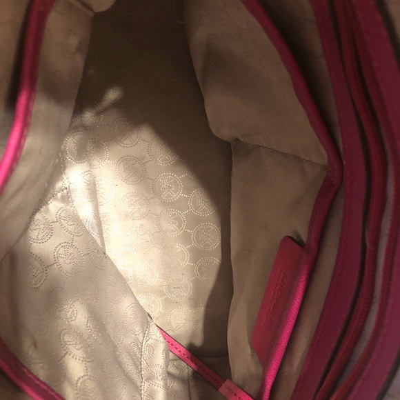 Michael Kors fiusha pink handbag - Picture 4 of 6